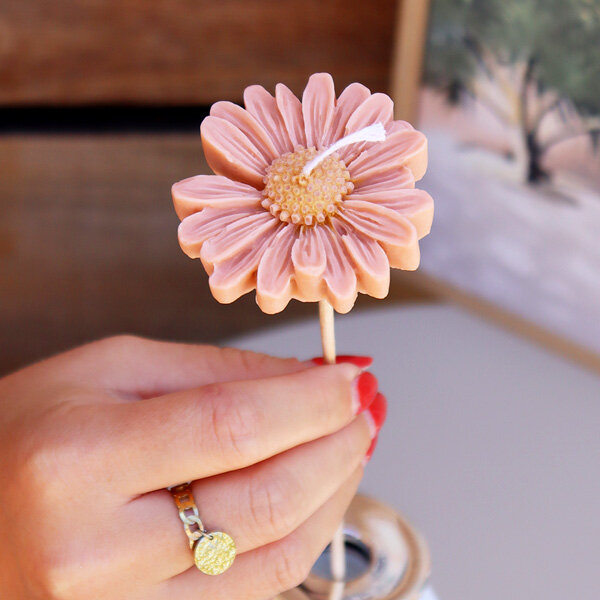 BOUGIE CONE MARGUERITE ROSE